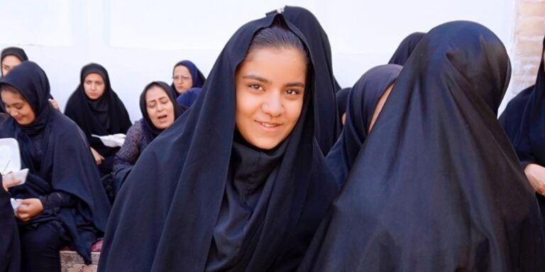 Las niñas están siendo envenenadas en Irán desde noviembre de 2022