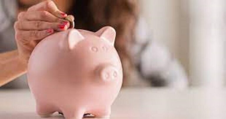 Brecha laboral, mujeres tienen menos ahorros que hombres