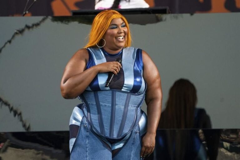 Lizzo es demandada por ambiente laboral hostil, agresión y acoso sexual