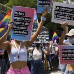 'No es mujer' lleva días siendo tendencia en X, mostrando la transfobia de muchos