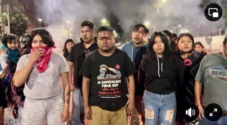 Consejo Indígena y el EZLN piden al gobierno capitalino cesar represión