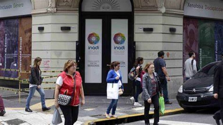 Porque “no sirven para nada”, Milei cierra instituto contra la discriminación, la xenofobia y el racismo