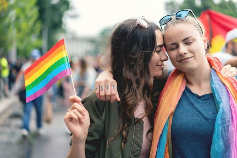 Parejas LGBTTTIQ+ podrán adoptar en la Cdmx,