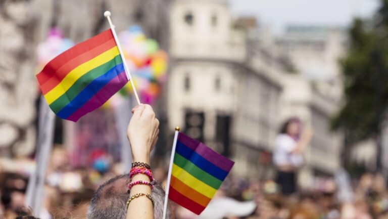 Decreto considera identidad de género como un "trastorno mental" pone en alerta a la comunidad LGBT