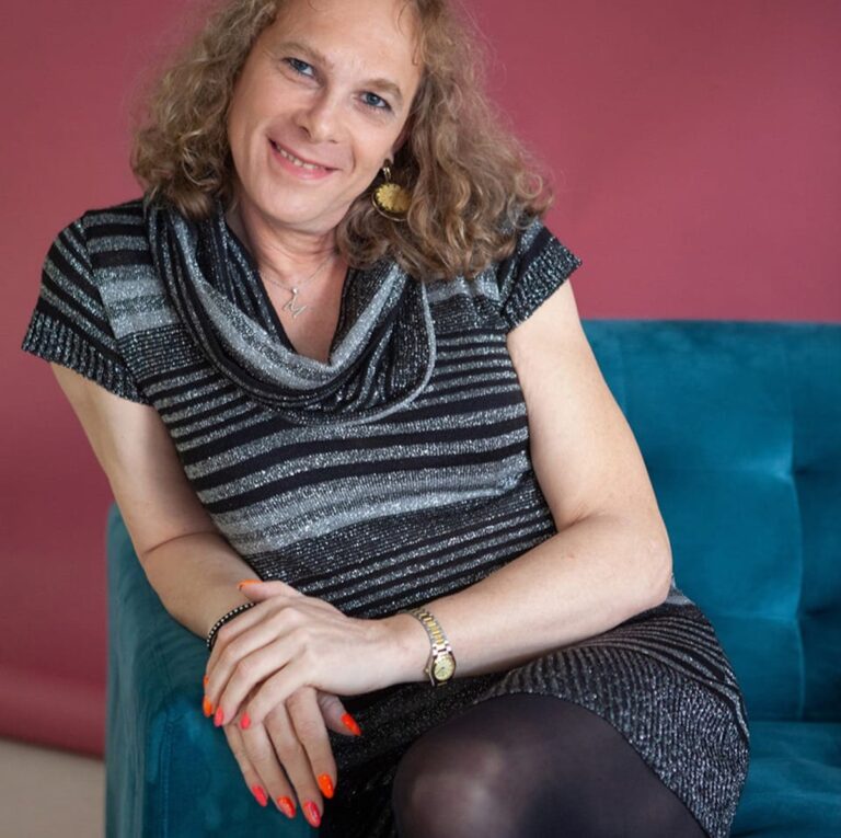 Activistas LGBTQ+ abogan por no normalizar a la ultraderecha