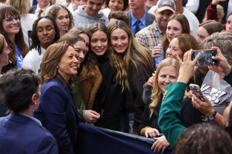 La brecha electoral de género se acentúa en Estados Unidos: los hombres son de Trump y las mujeres, de Harris