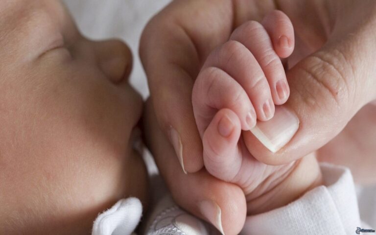 Mortalidad infantil aumentó tras prohibiciones del aborto en Estados Unidos, revela estudio
