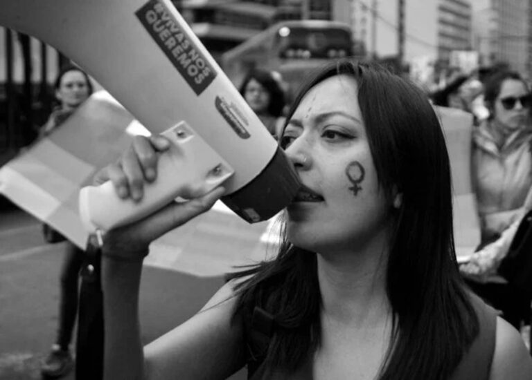 Cada 10 minutos, una mujer o niña muere a manos de un familiar