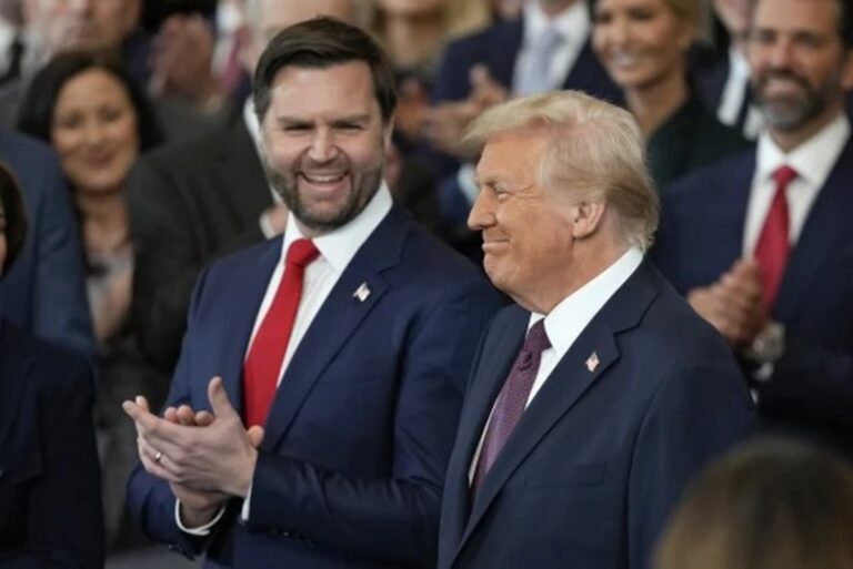 Donald Trump ordenará que se reconozcan solo “dos sexos”