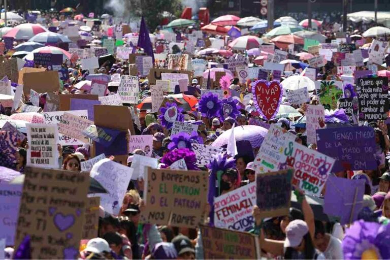 Mujeres exigen justicia por violencia de género: “No llegamos todas”, gritan a CSP en 8M