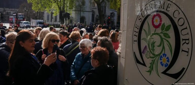 Supremo británico define "mujer" según sexo biológico