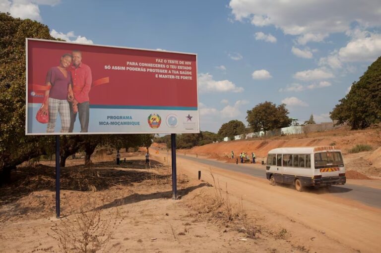 Mujeres embarazadas de Mozambique, especialmente vulnerables al VIH tras recortes de EE UU