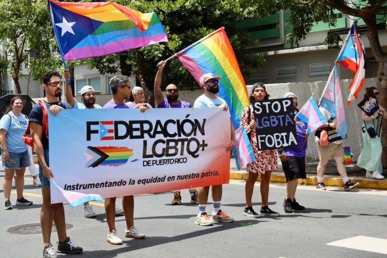 Marchan contra ley que restringe acceso a salud por religión