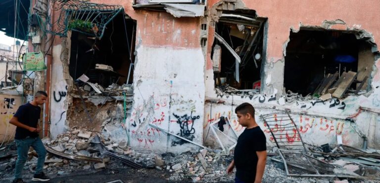 Ejército israelí ha desplazado a decenas de miles de palestinos y palestinas