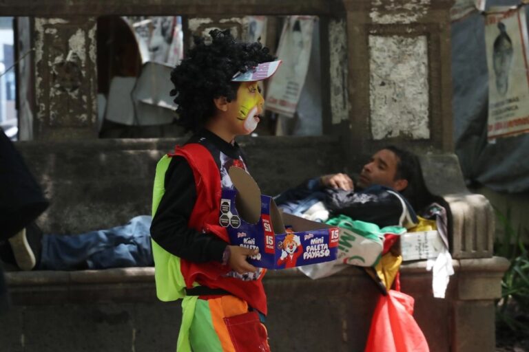 Viven en la pobreza la mitad de menores de 5 años en México