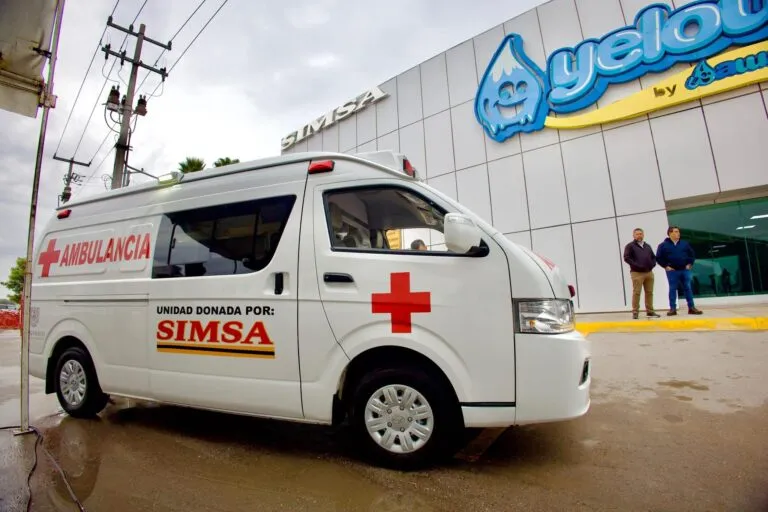 Salomón Issa Tafich impulsa atención médica con ambulancia en La Laguna