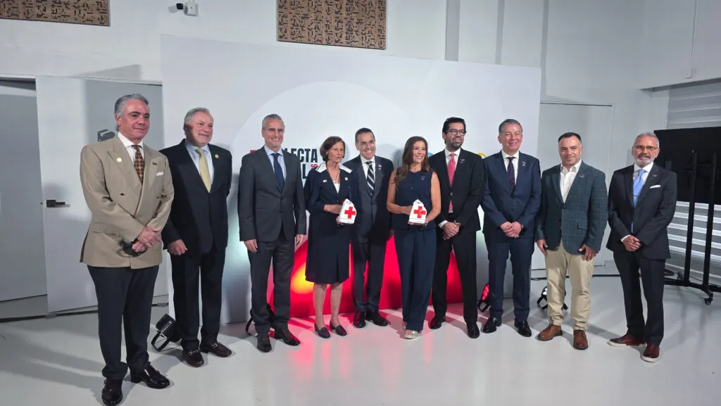 Banco Azteca hace donativo de 4 millones a la Cruz Roja