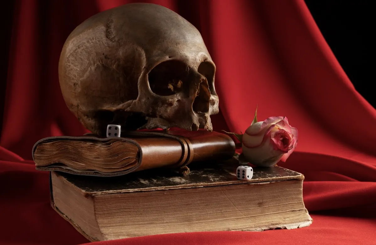 Para Carlos Raphael de la Madrid, el paso del tiempo ha demostrado que prohibir un libro rara vez consigue borrar su influencia.