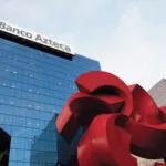 Banco Azteca y Elektra anulan comisiones en remesas a Colombia