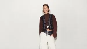 Chaleco de Zara como prenda versátil para crear looks casuales y elegantes esta temporada