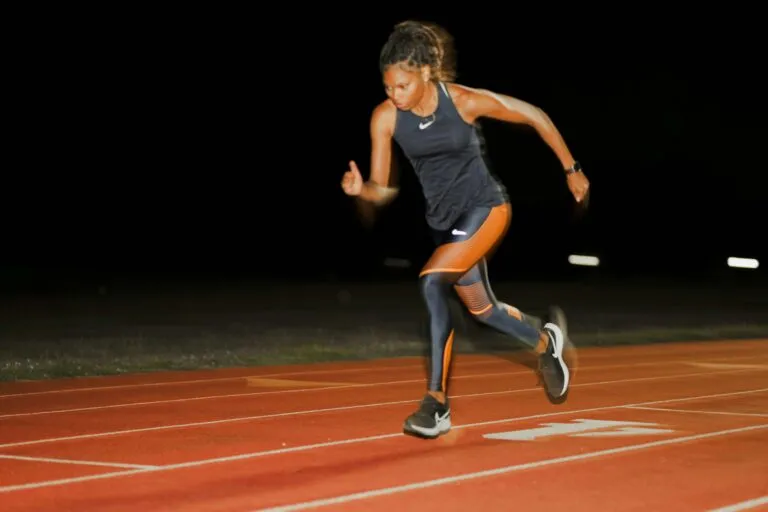 Mujeres y resistencia en pruebas extremas donde la fatiga y el metabolismo influyen en el rendimiento deportivo