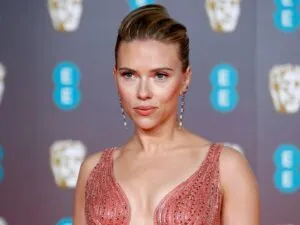 Scarlett Johansson recuerda la presión estética sobre las mujeres y los estándares de Hollywood