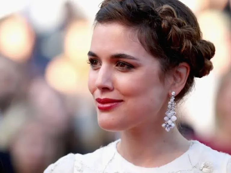 Adriana Ugarte regresa como Sira en una nueva etapa profesional de la serie española