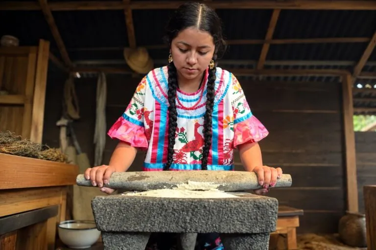 Día de la Mujer Indígena reconoce la cultura y resistencia de mujeres de pueblos originarios en México