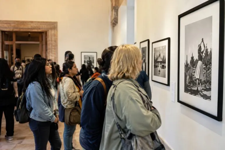 Exposición fotográfica de mujeres en el Centro Cultural Clavijero