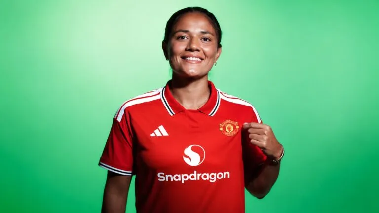 Rebeca Bernal llega al Manchester United para competir en la liga inglesa femenil