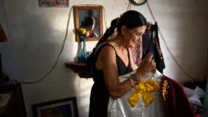 Mariachi en Cuba interpretado por María Luz Insua durante una presentación marcada por la gratitud, la música y la identidad cultural.