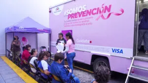 Cuenta SOMOS de Banco Azteca articula salud y finanzas para mujeres mexicanas