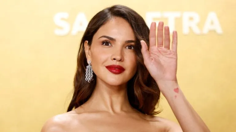 Eiza González visita México por trabajo y habla sobre su posible regreso a las telenovelas y su carrera cinematográfica en Hollywood.