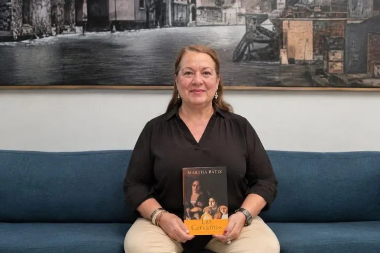 Las Cervantas de Martha Bátiz recupera las historias de las mujeres que formaron parte de la vida y legado de Miguel de Cervantes.
