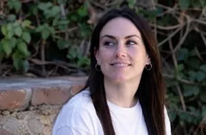 Mujeres solteras que priorizan su independencia emocional y buscan relaciones basadas en el respeto y la igualdad.