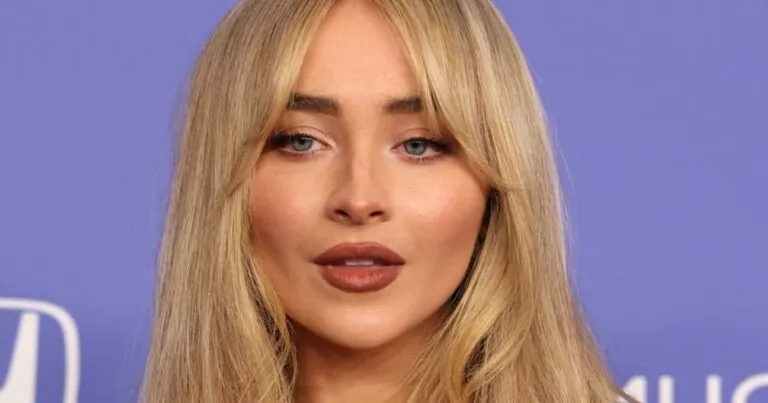 Flequillos tendencia 2026 con versiones cortas, abiertas y texturizadas que transforman diferentes cortes de cabello.